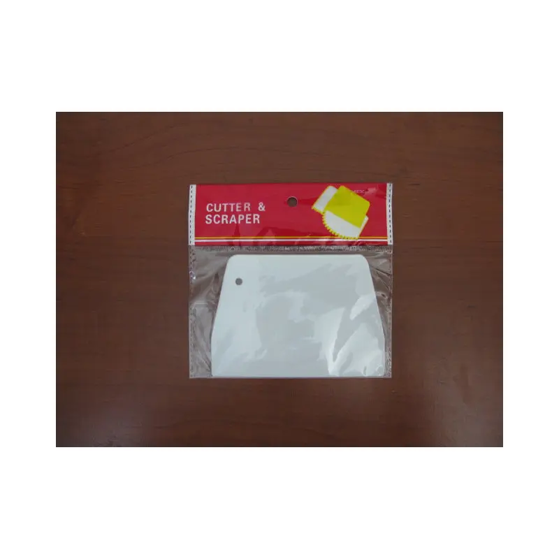 Small Plastic Dough Cutter and Icing Scraper X2