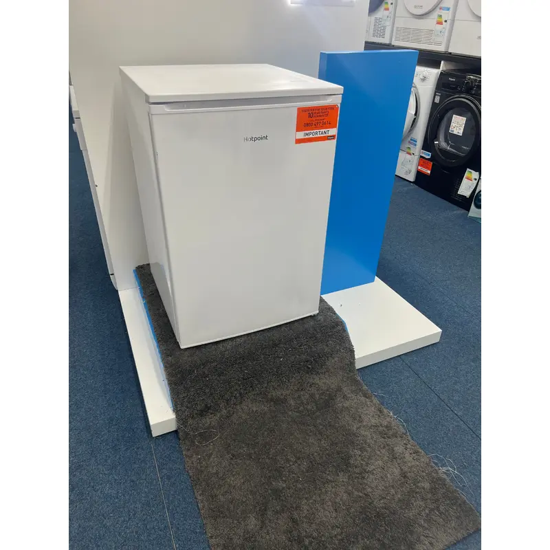 Hotpoint H55VM 1120 W UK - White Under Counter Auto Defrost Fridge - E energy - Unboxed